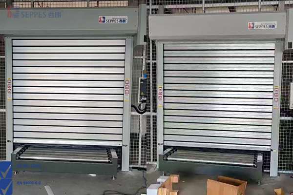 云南騰沖駝峰機場安裝三合一工防快速門